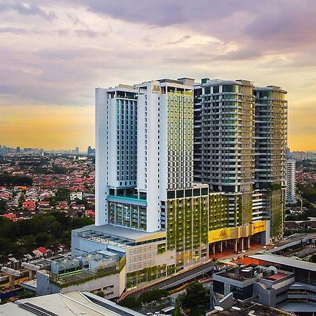 M World Hotel Formerly Known As Avante Hotel Петалинг-Джая Экстерьер фото The Legarda Campus