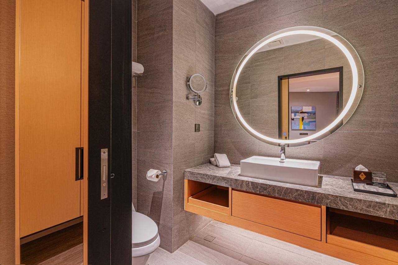 M World Hotel Formerly Known As Avante Hotel Петалинг-Джая Экстерьер фото Bathroom