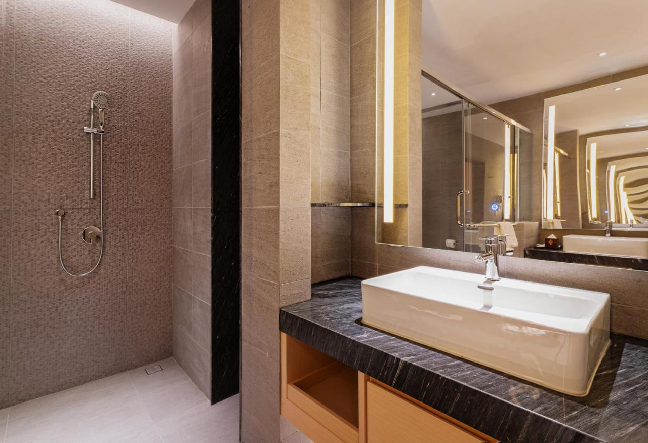 M World Hotel Formerly Known As Avante Hotel Петалинг-Джая Экстерьер фото Bathroom